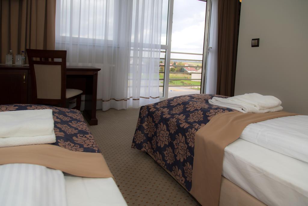 Hotel Imperial Residence Sandomierz Phòng bức ảnh